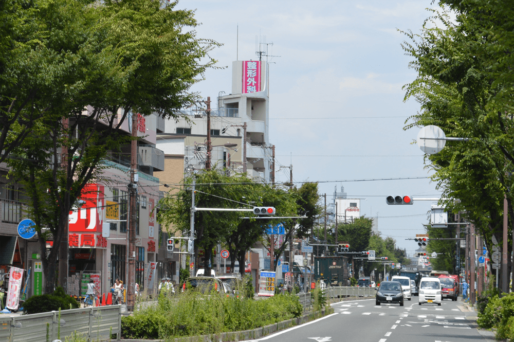 屋上に「整形外科」の看板を設置しております。